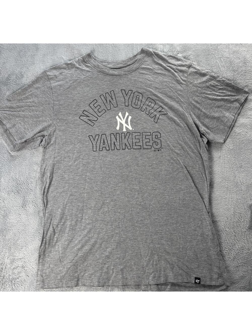 47 New York Yankees Mens XL T-Shirt MLB Shirt Gray Active Athletic Distressed